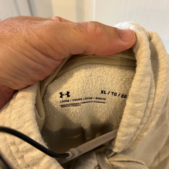 Under Armour Hooded Sweatshirt in oatmeal color - Picture 6 of 6